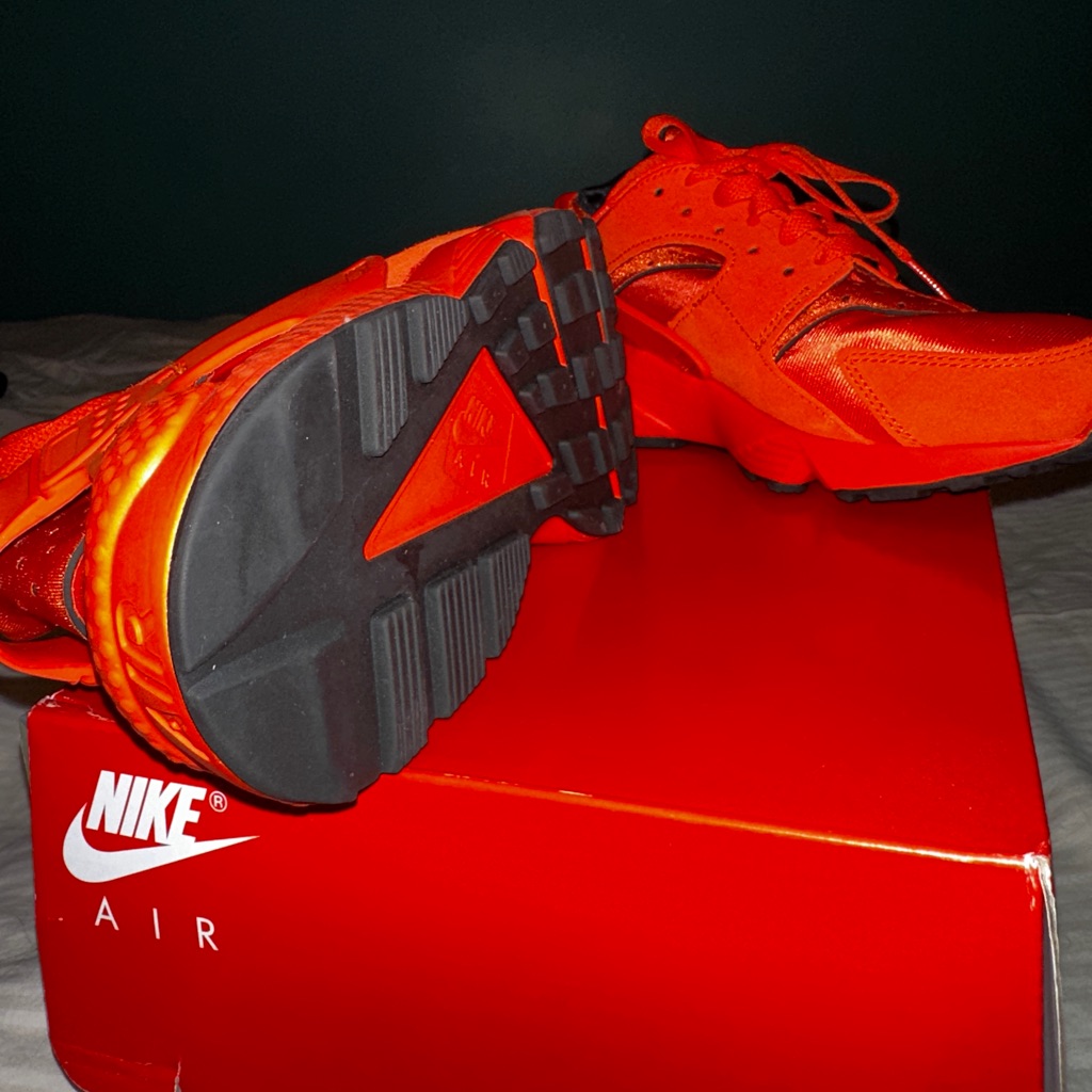 2022 Wmns Air Huarache 'Rush Orange